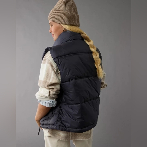 Nwt American Eagle Womens Cream Color Essential Full Zip Puffer Vest Size Large - Picture 3 of 5